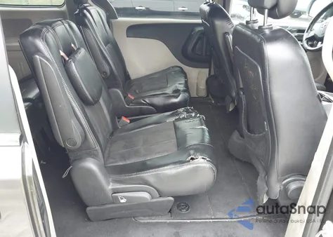 2019 Dodge Grand Caravan Sxt z USA, uszkodzony, nr VIN 2C4RDGCG2KR713083